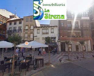 Vista exterior de Pis en venda en Castro-Urdiales amb Balcó