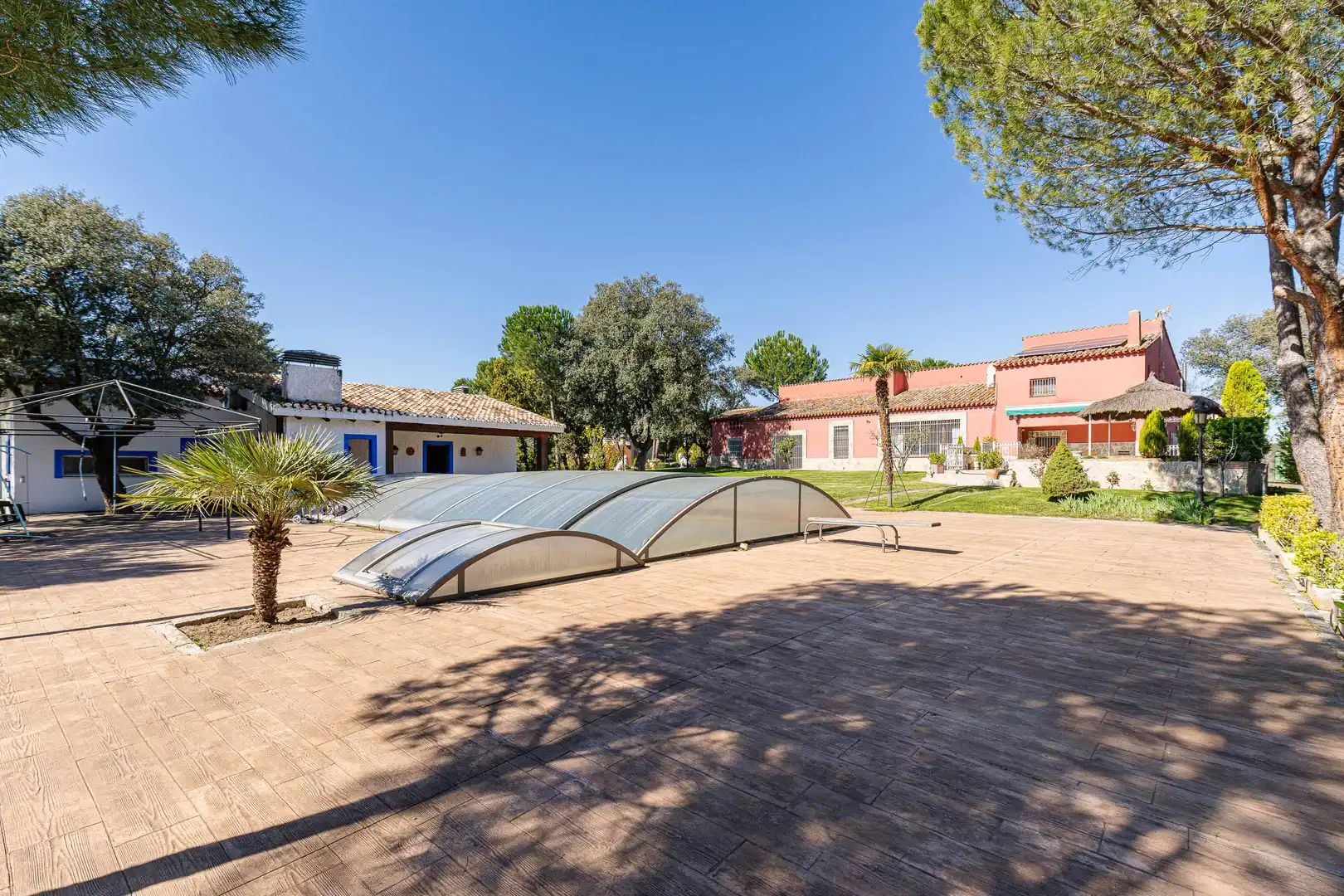 Garden of Houses for sale in Villanueva de la Cañada  with Air Conditioner, Heating and Private garden