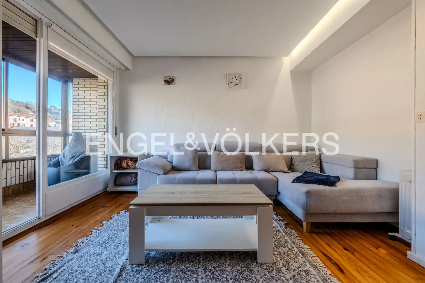 Sala d'estar de Pis de lloguer en Donostia - San Sebastián  amb Calefacció, Jardí privat i Terrassa