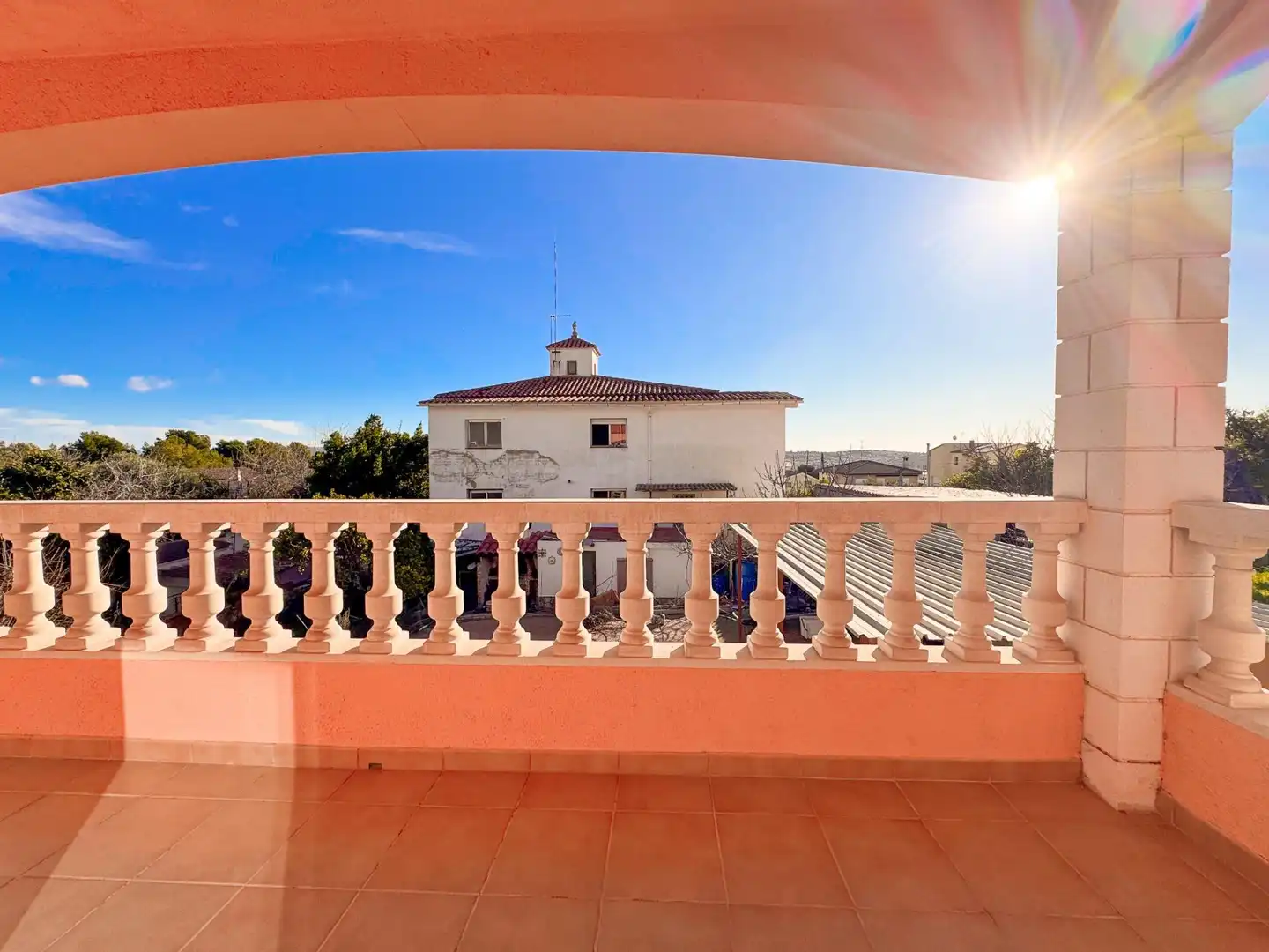 Vista exterior de Casa adosada en venda en El Vendrell amb Aire condicionat, Calefacció i Terrassa
