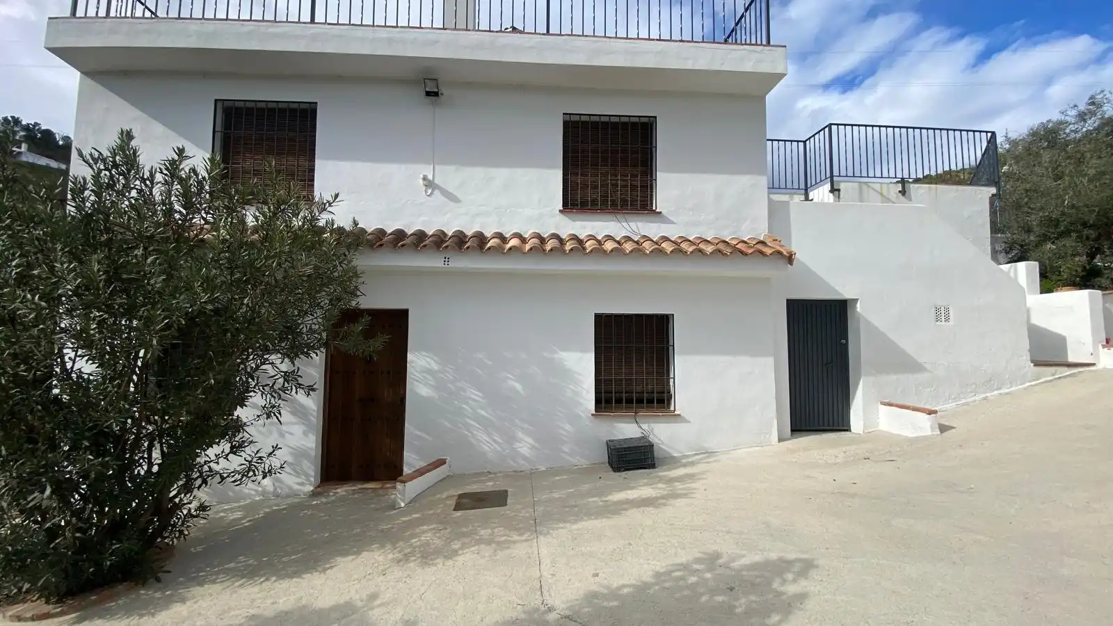 Exterior view of Houses for sale in Guaro  with Air Conditioner, Heating and Private garden