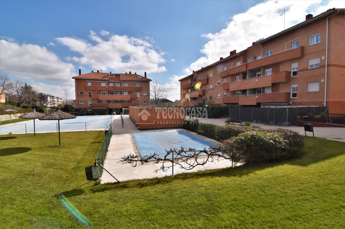 Swimming pool of Flat for sale in Boadilla del Monte  with Heating and Community pool