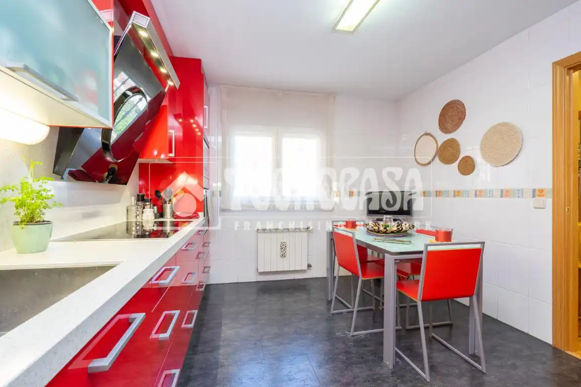 Küche von Wohnung zum Verkauf in Colmenar Viejo mit Klimaanlage, Heizung und Balkon