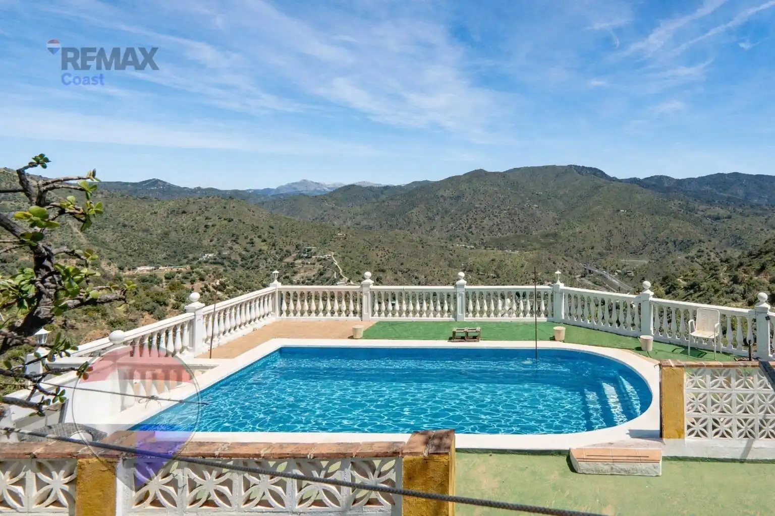 Piscina de Finca rústica en venda en Málaga