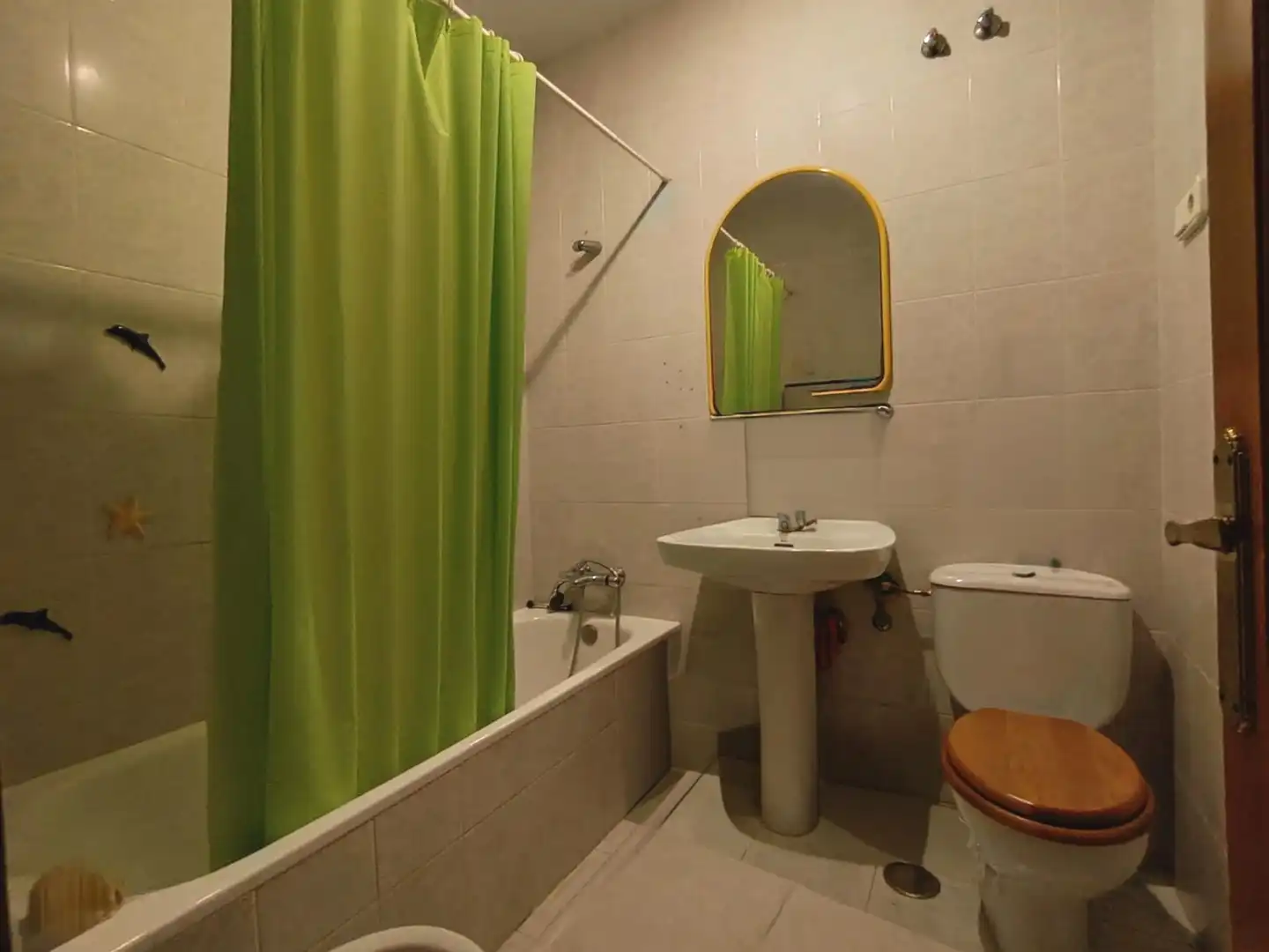 Baño de Casa adosada en venta en Alhaurín de la Torre con Terraza, Balcón y Alarma