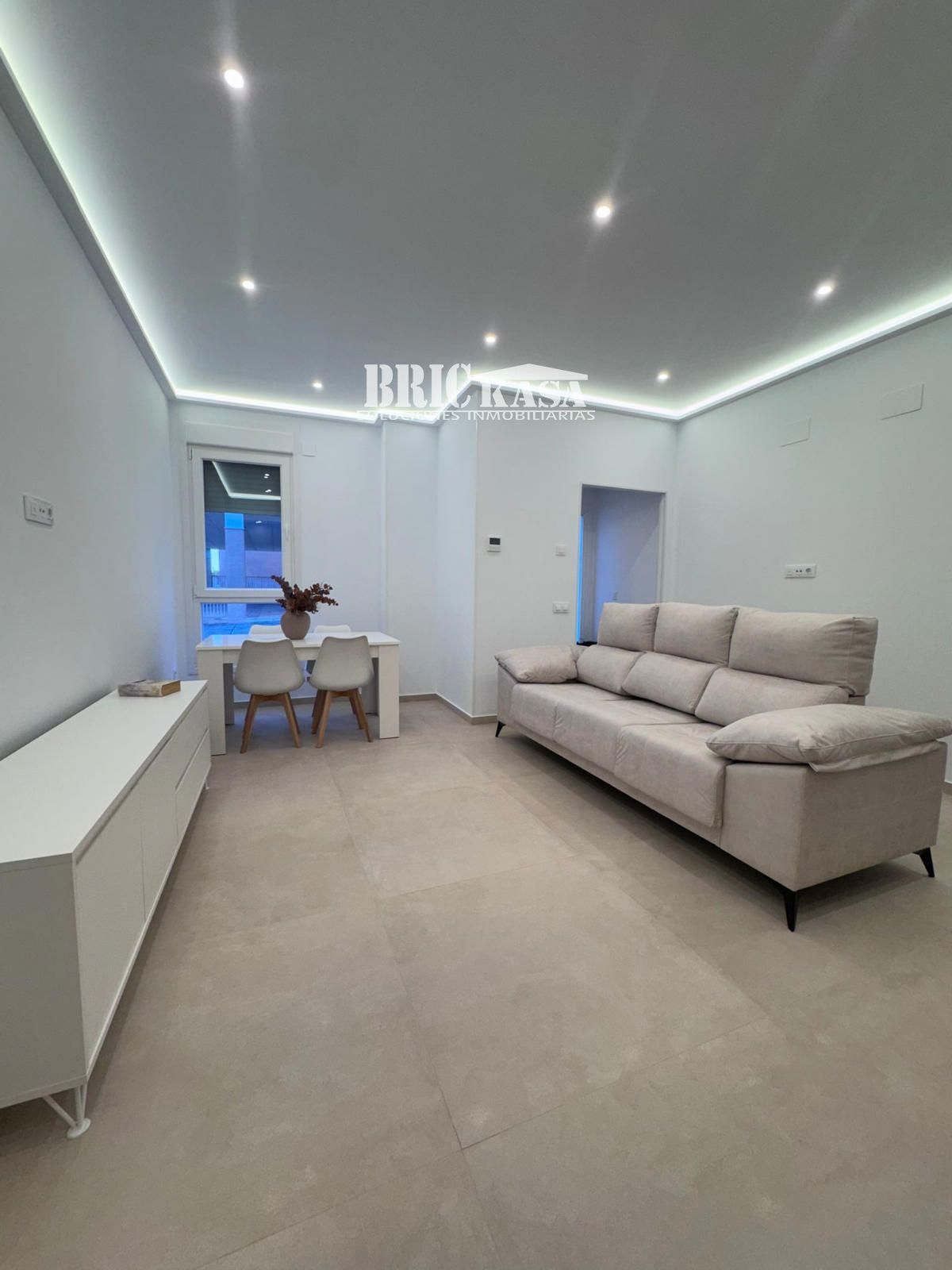 Living room of Flat to rent in Cáceres Capital  with Air Conditioner, Heating and Furnished