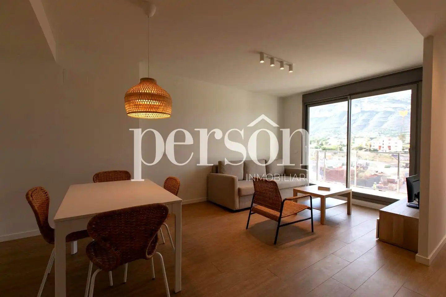 Habitación de Piso de alquiler en Dénia con Aire acondicionado, Terraza y Trastero