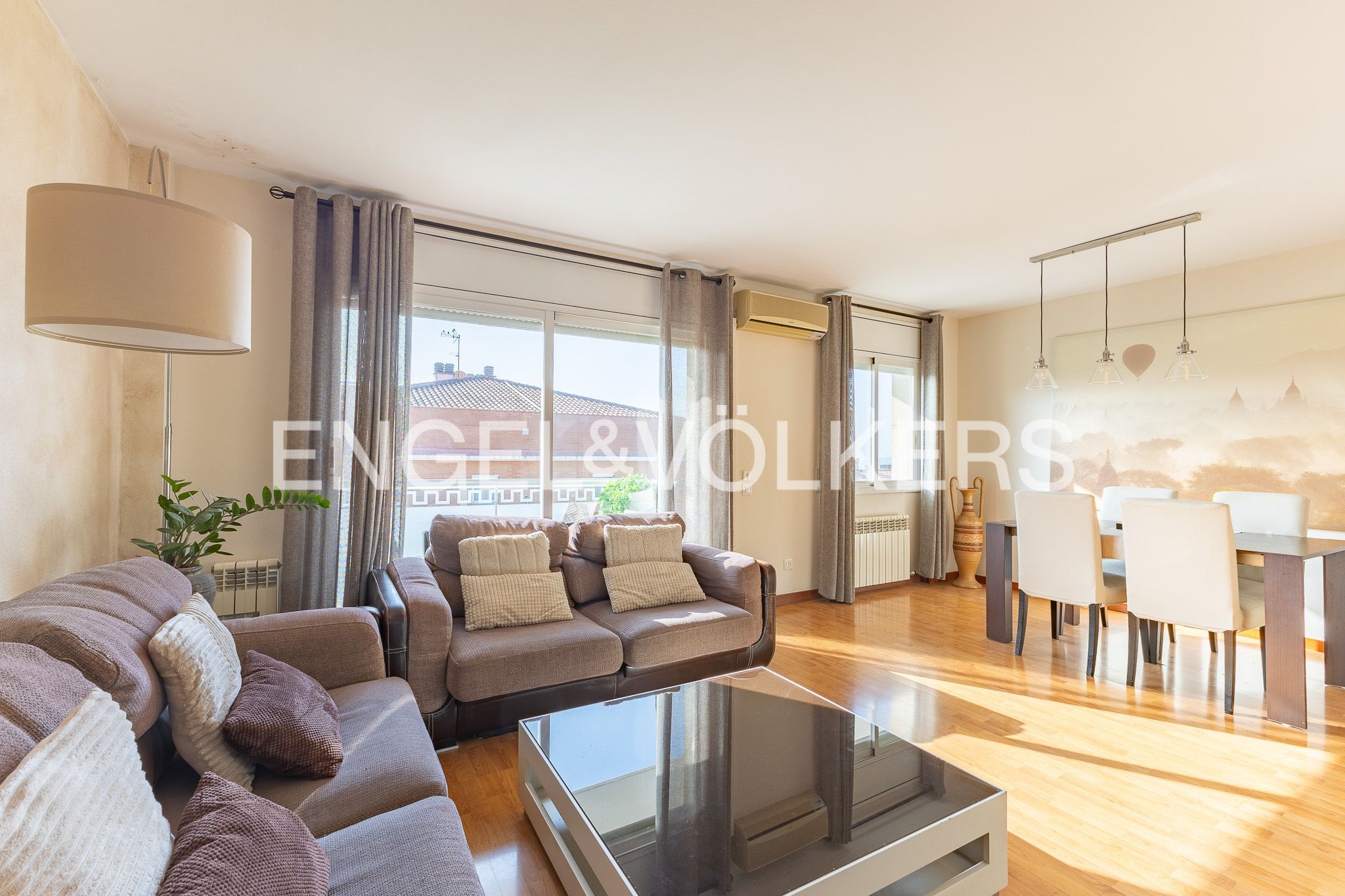 Living room of Attic for sale in Sant Feliu de Llobregat  with Air Conditioner, Heating and Parquet flooring