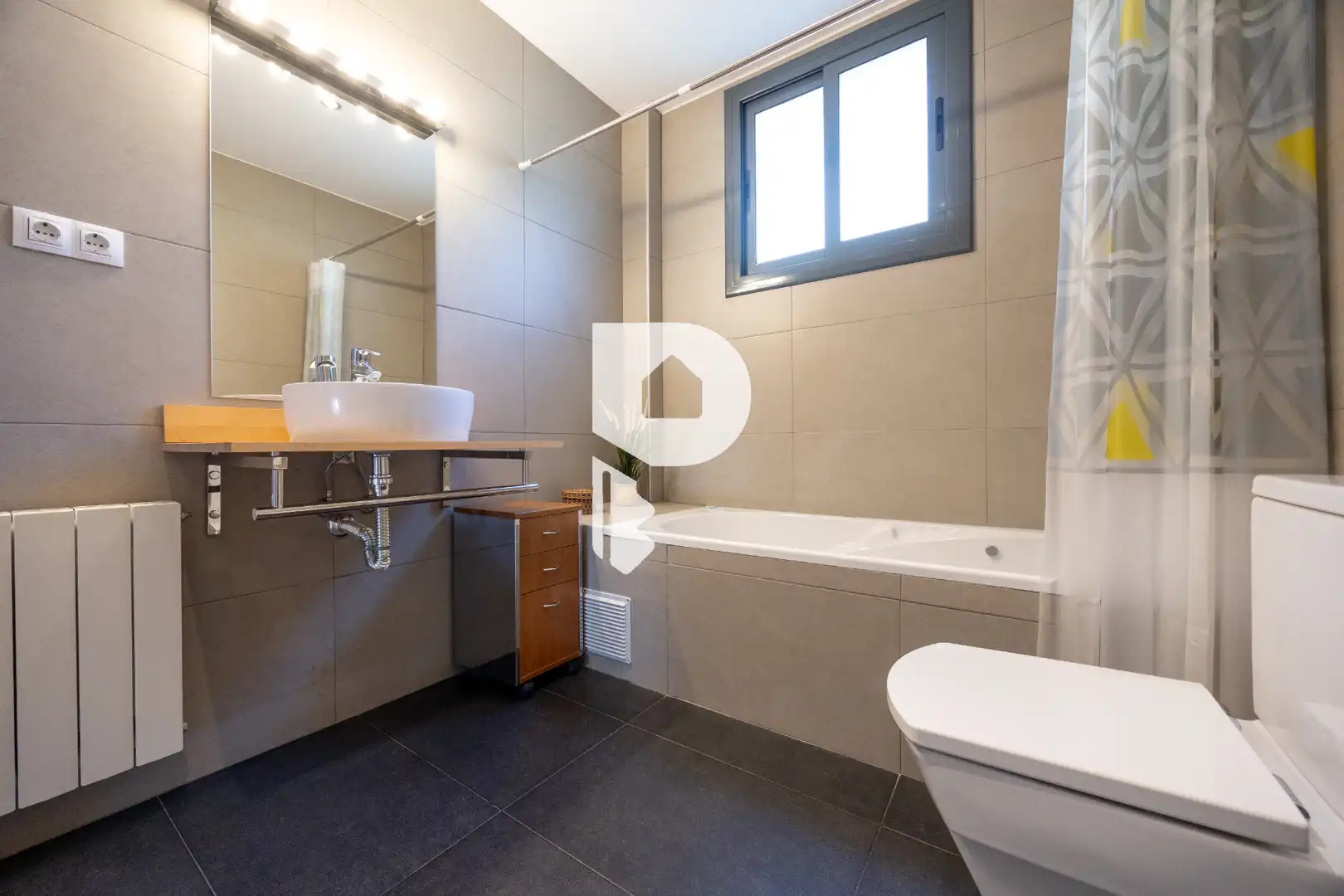 Baño de Casa o chalet en venta en Vallirana con Aire acondicionado, Calefacción y Jardín privado