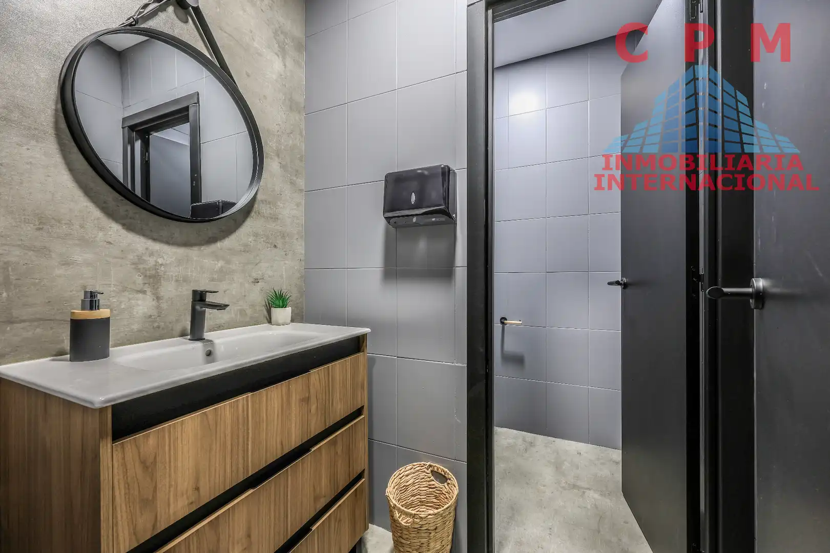 Badezimmer von Fabrikhallen zur Miete in Villaviciosa de Odón mit Heizung und Alarm