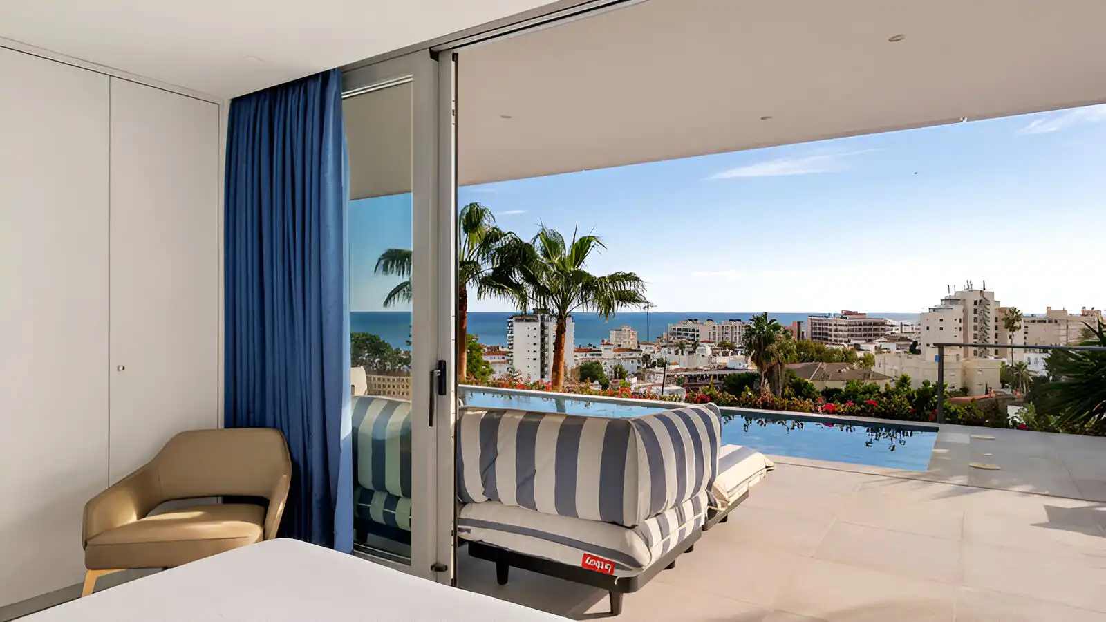 Bedroom of Houses for sale in Torremolinos  with Air Conditioner, Private garden and Terrace