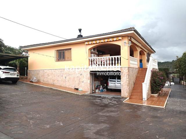 Casa-chalet en Venta en Benillup