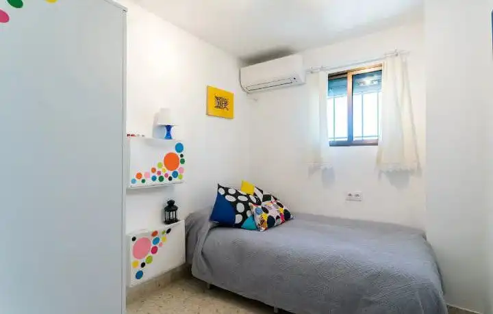 Habitación de Ático en venta en Sevilla con Aire acondicionado y Calefacción