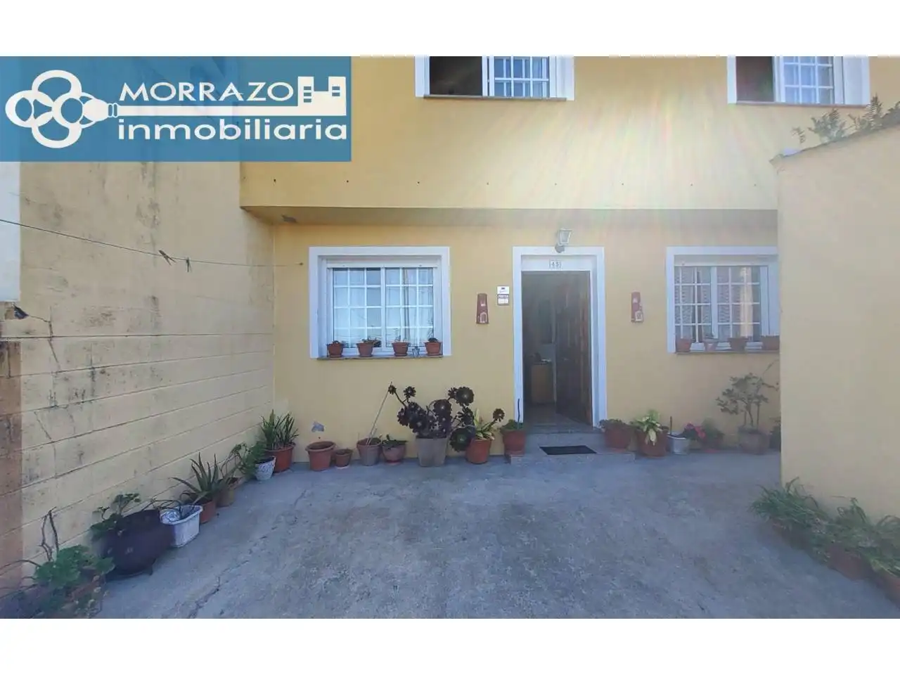 Vista exterior de Casa o xalet en venda en Bueu amb Calefacció, Parquet i Moblat