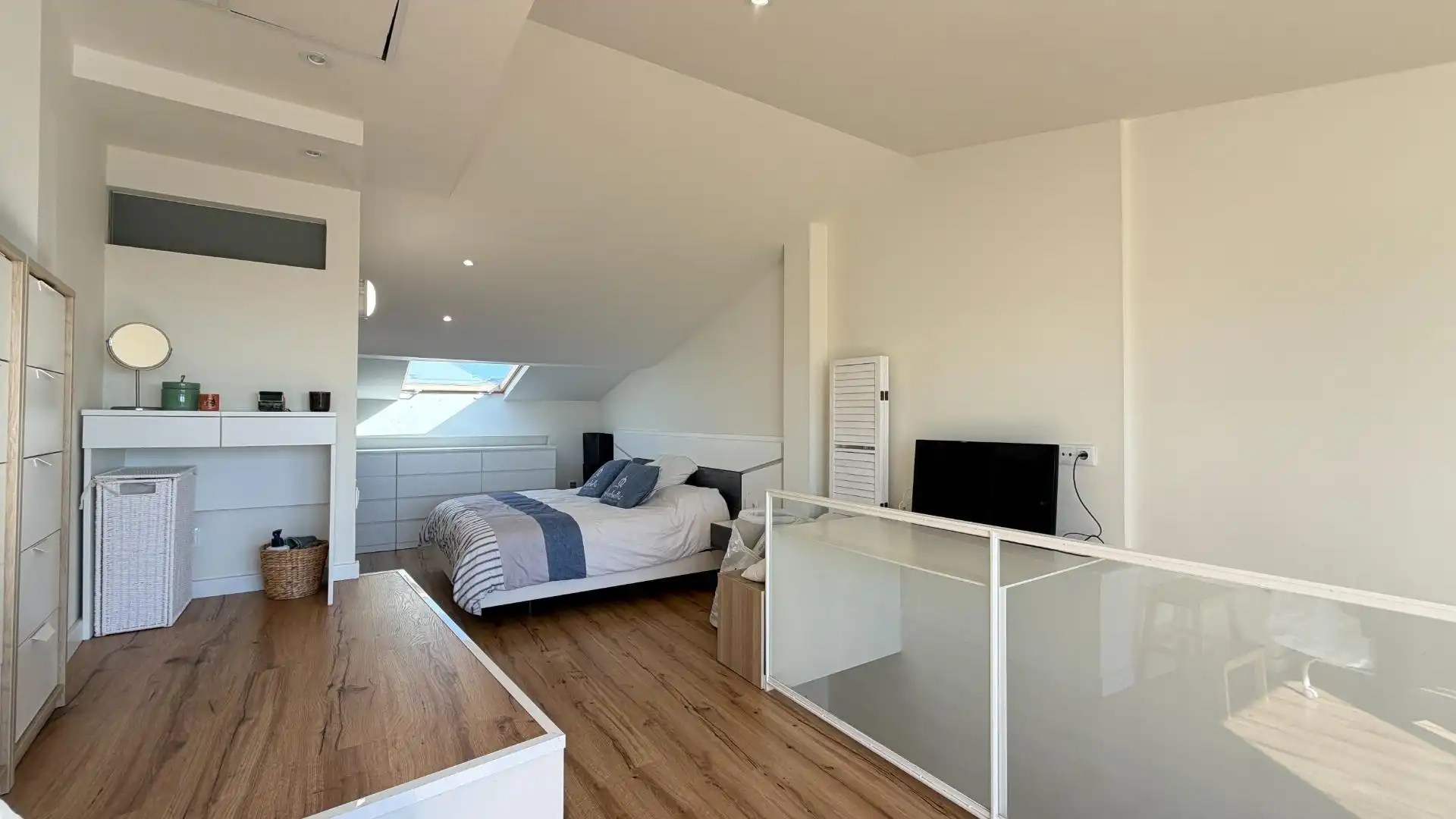 Piso con terraza en venta en VINT-I-DOS DE JULIOL,DEL, imagen 26