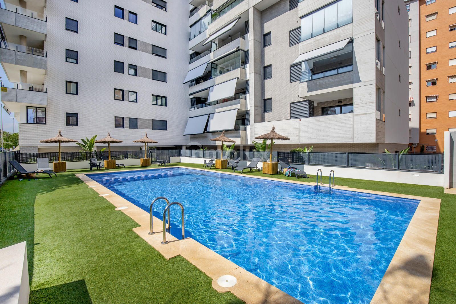 Swimming pool of Flat to rent in Alicante / Alacant  with Air Conditioner, Heating and Terrace