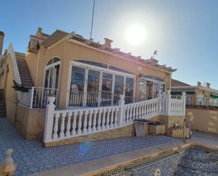 Vista exterior de Casa o xalet en venda en Orihuela