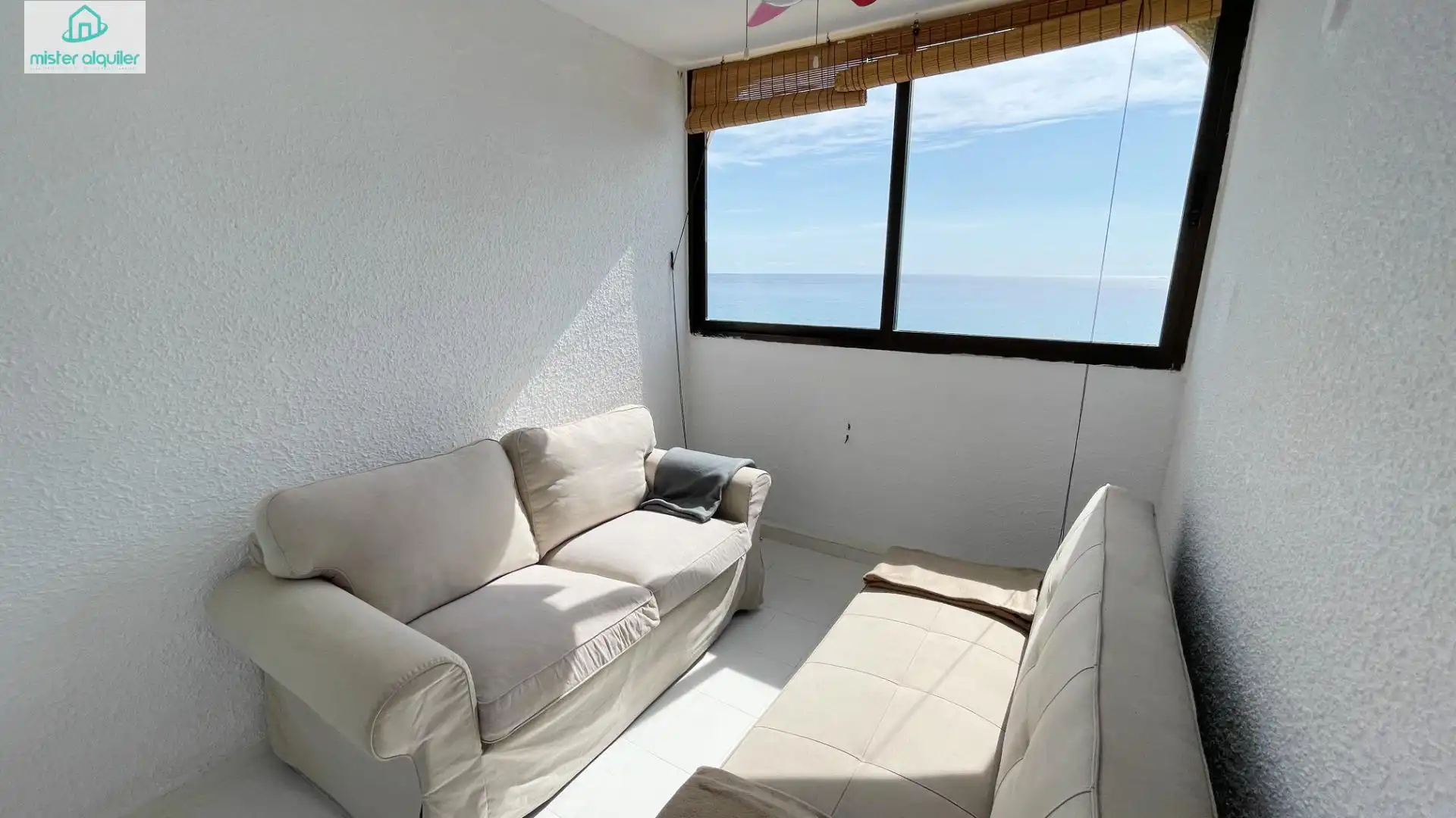 Sala de estar de Casa o chalet de alquiler en El Campello con Calefacción, Terraza y Amueblado