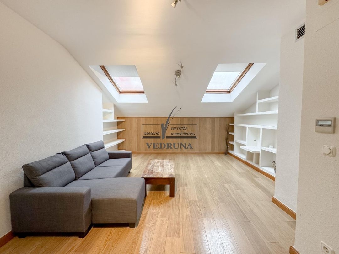 Sala d'estar de Àtic en venda en  Zaragoza Capital amb Aire condicionat, Calefacció i Traster