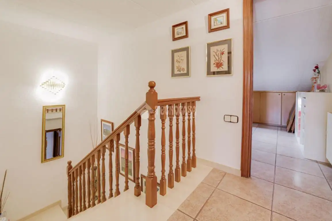 Einfamilien-Reihenhaus zum Verkauf in Terrassa mit Terrasse