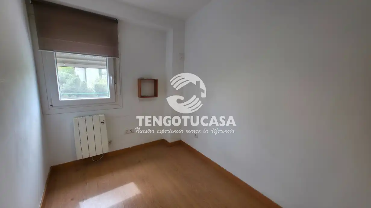 Bedroom of Flat for rent in Madrid  with Air Conditioner, Heating and Furnished