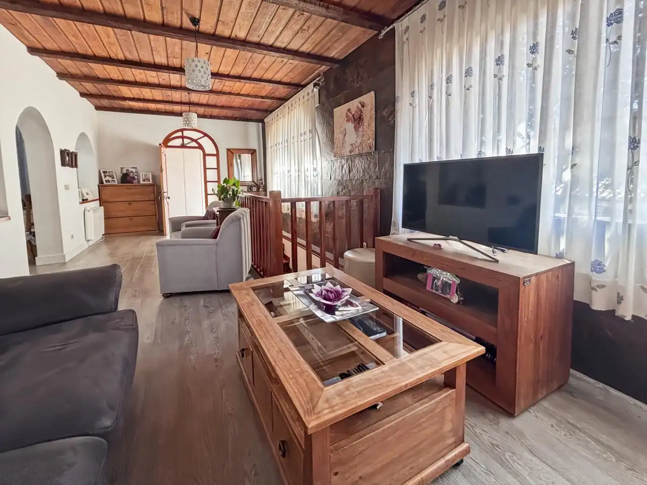 Sala d'estar de Casa o xalet en venda en El Escorial amb Calefacció, Jardí privat i Terrassa