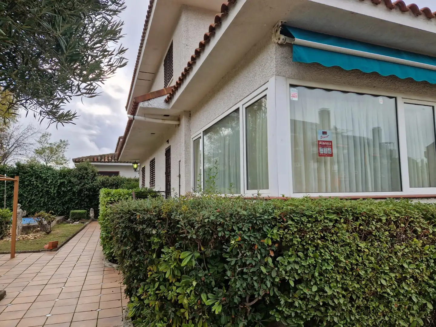 Vista exterior de Casa o xalet en venda en Alpedrete amb Aire condicionat, Calefacció i Jardí privat