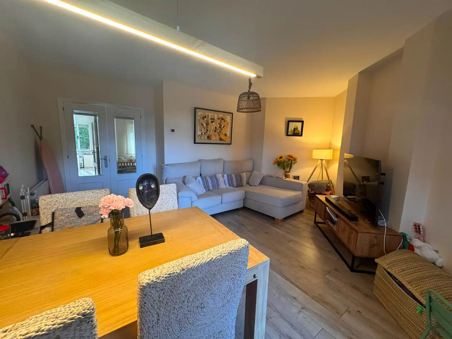 Sala d'estar de Pis de lloguer en Piélagos amb Calefacció, Jardí privat i Terrassa