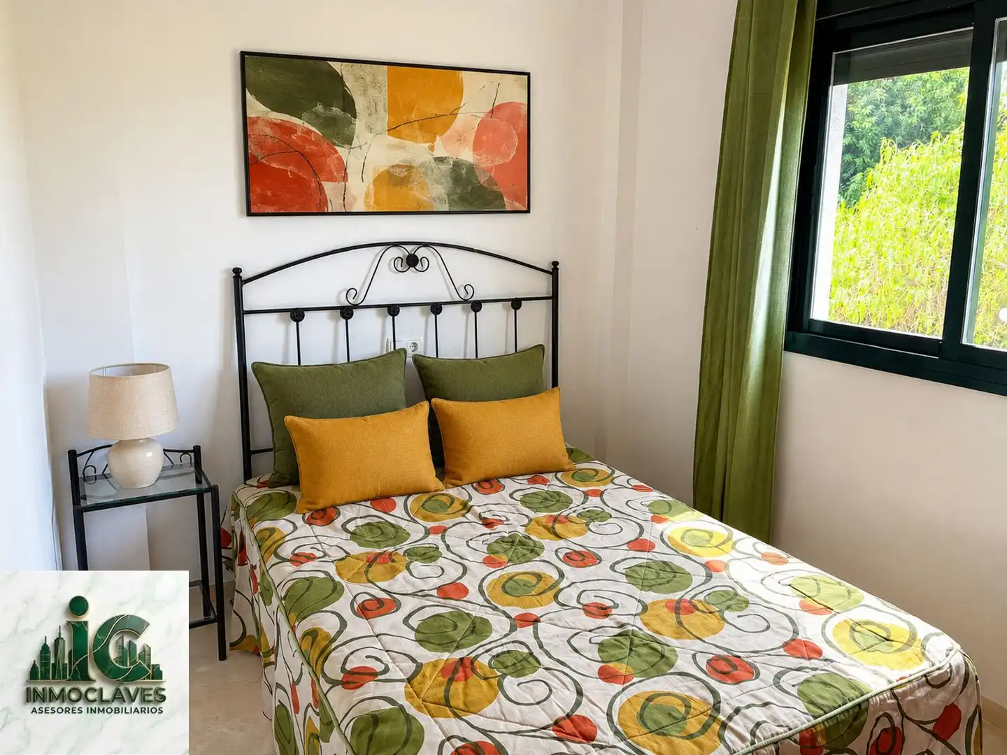 Habitación de Casa adosada en venta en Castellar de la Frontera con Jardín privado