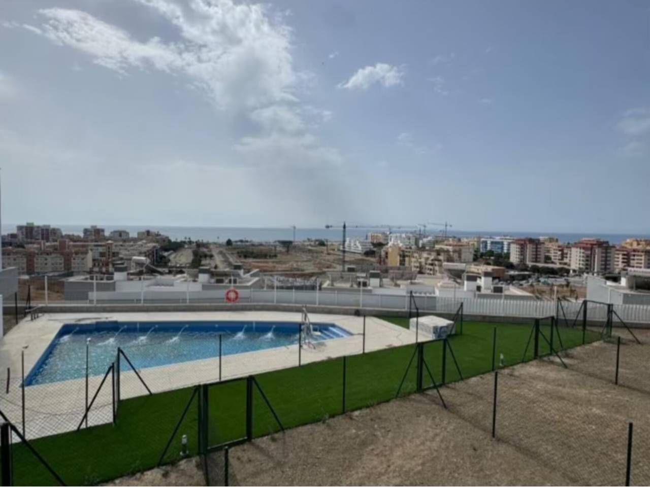 Piscina de Casa adosada en venda en Vélez-Málaga amb Terrassa, Alarma i Piscina comunitària