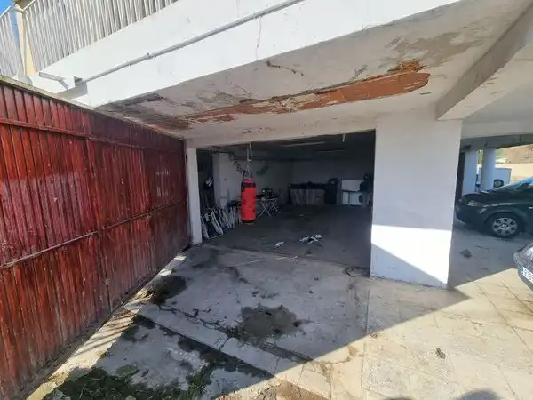 Aparcament de Casa o xalet en venda en Zaragoza amb Aire condicionat, Calefacció i Jardí privat