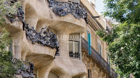 Una propiedad del patrimonio arquitectónico junto a La Pedrera