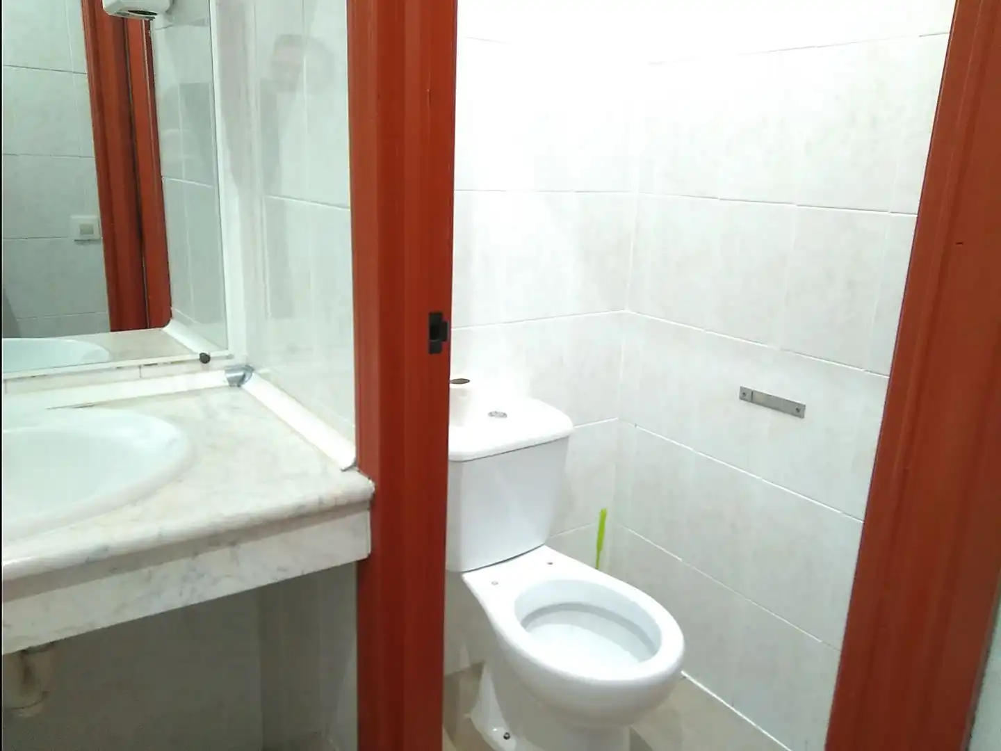 Bany de Local en venda en Cadalso de los Vidrios amb Calefacció i Moblat