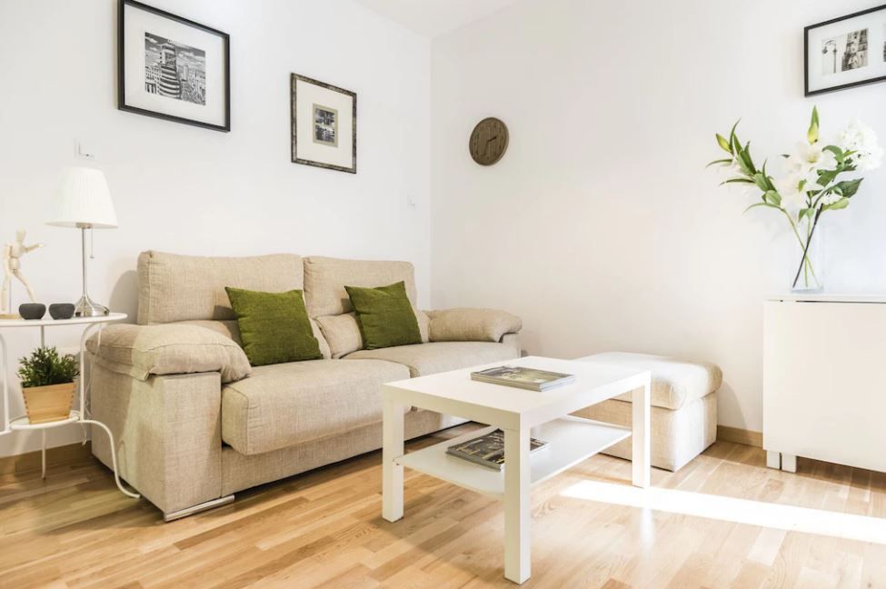 Living room of Apartments for rent in  Sevilla Capital  with Air Conditioner, Furnished and TV