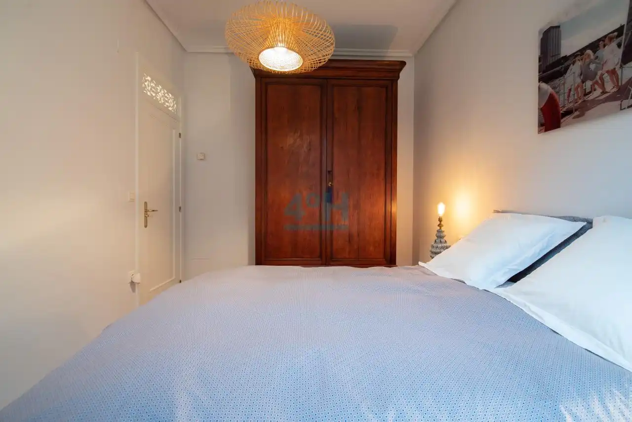 Bedroom of Apartments for rent in Ourense Capital   with Heating, Furnished and Balcony
