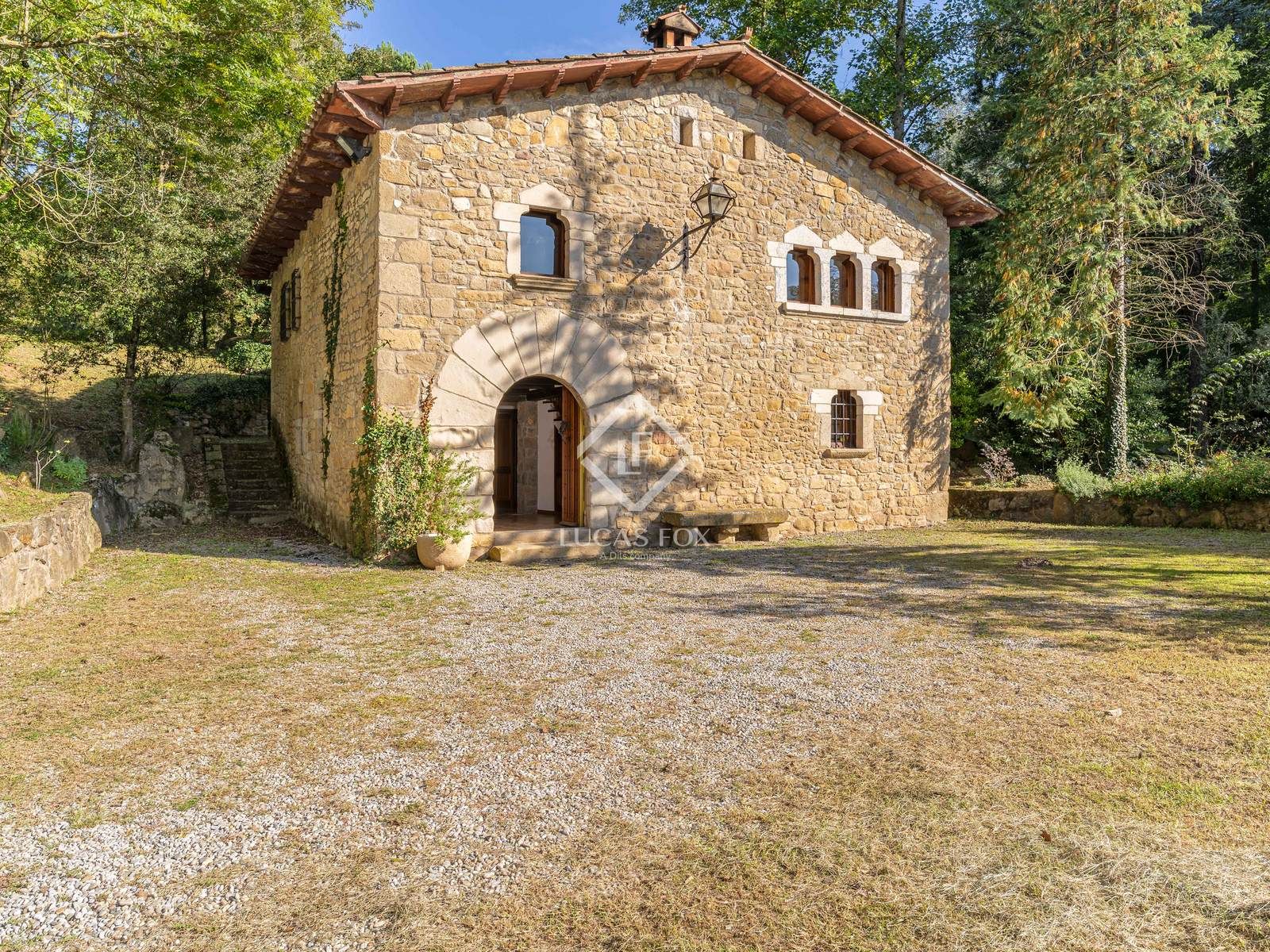 Exterior view of Country house for sale in La Vall d'en Bas  with Heating, Private garden and Balcony