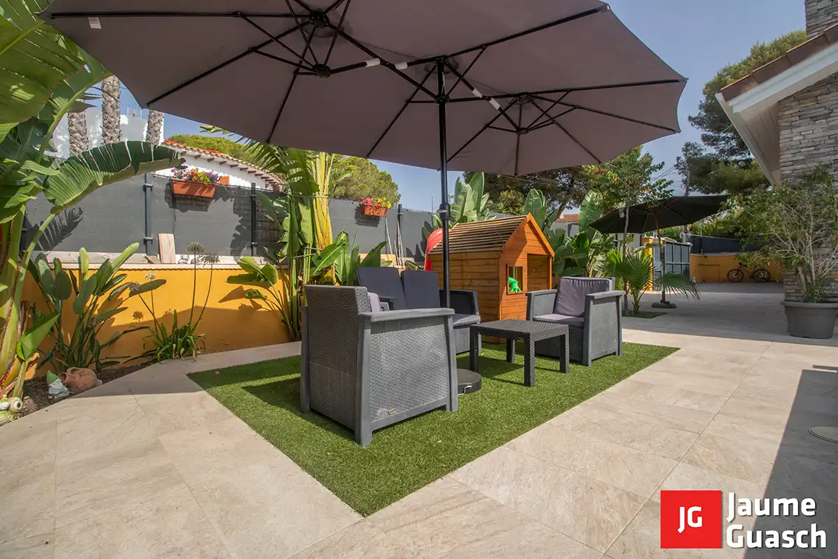 Terraza de Casa o chalet en venta en El Vendrell con Aire acondicionado, Calefacción y Jardín privado