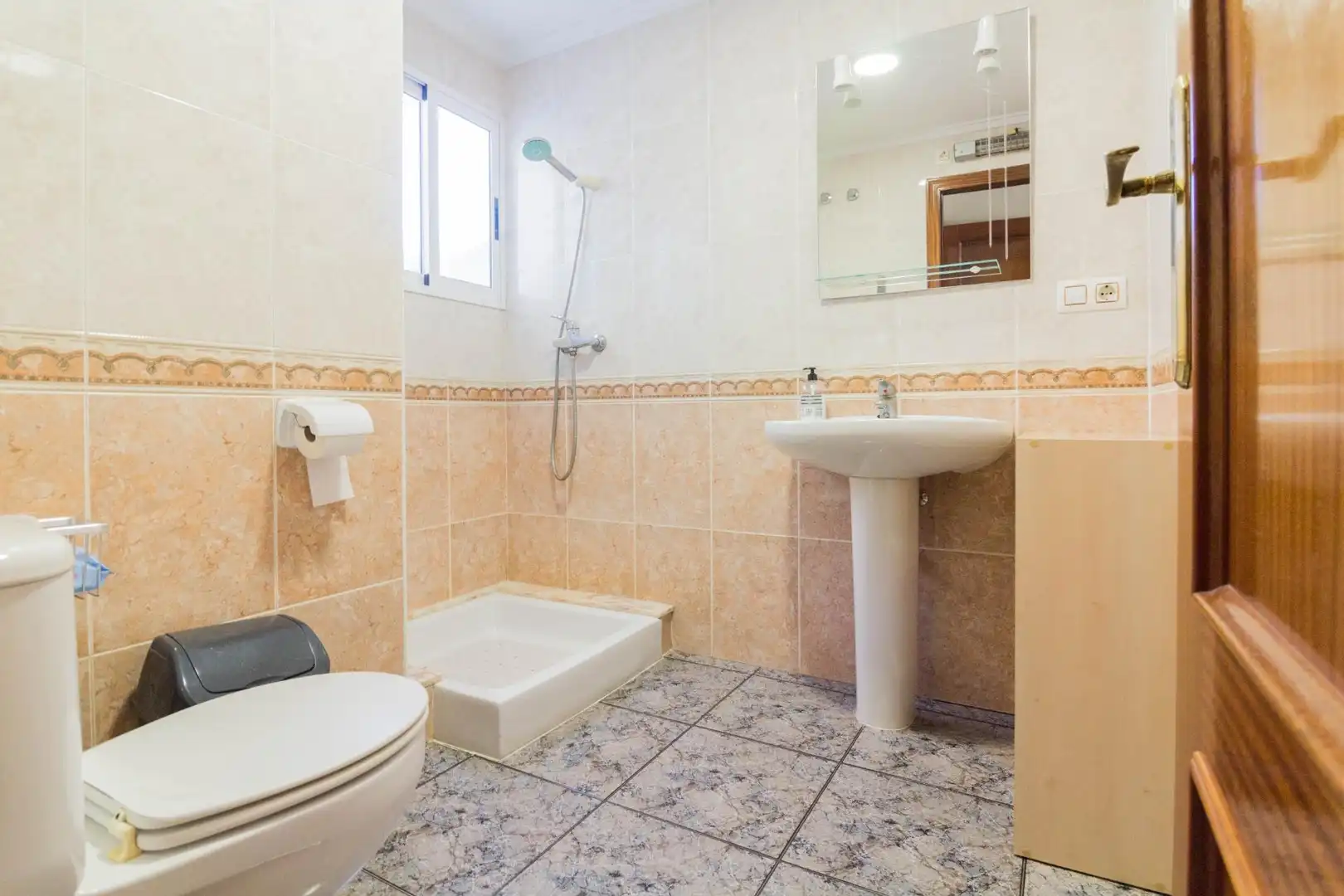 Baño de Piso en venta en Rafal con Terraza y Balcón