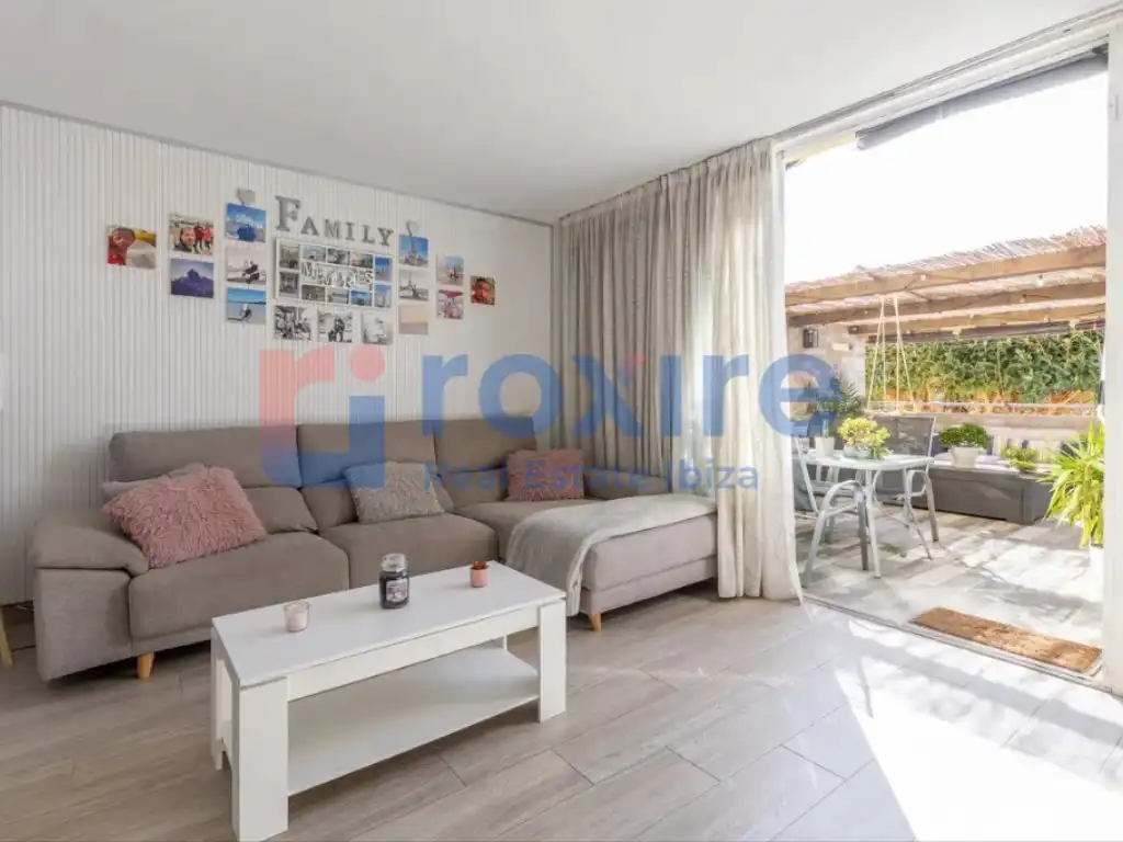 Wohnzimmer von Maisonette zum Verkauf in Sant Josep de sa Talaia mit Klimaanlage, Heizung und Terrasse