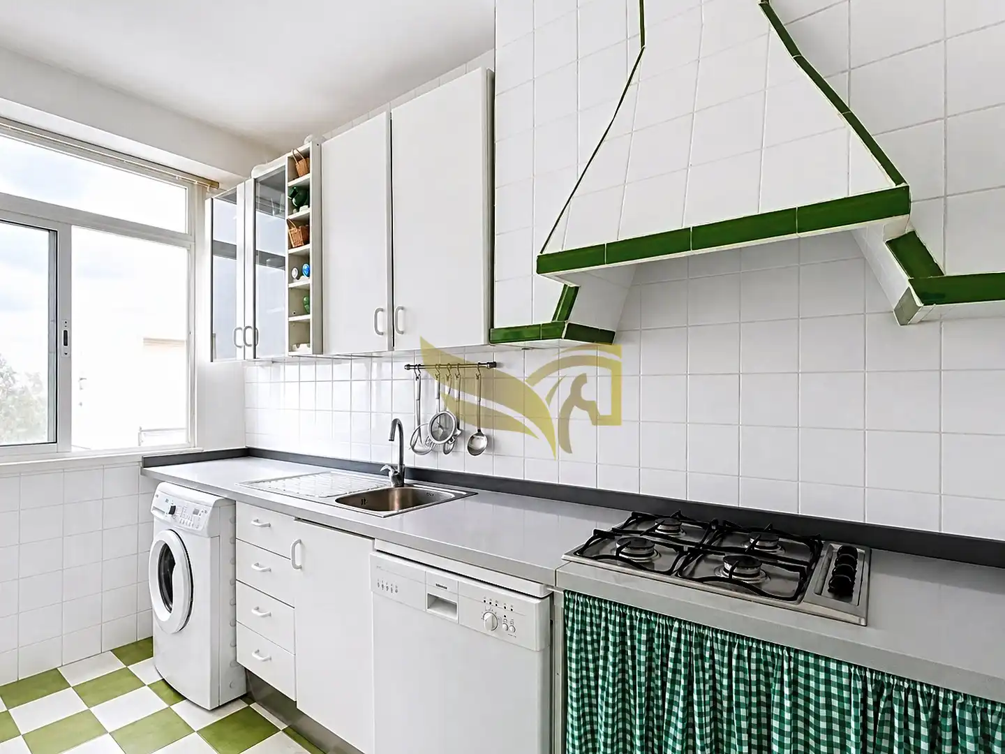 Kitchen of Flat for sale in Sevilla  with Air Conditioner, Heating and Furnished