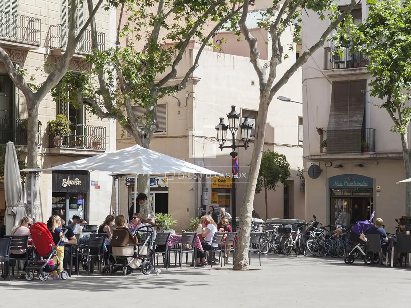 Vista exterior de Piso en venta en Barcelona con Calefacción, Amueblado y Balcón