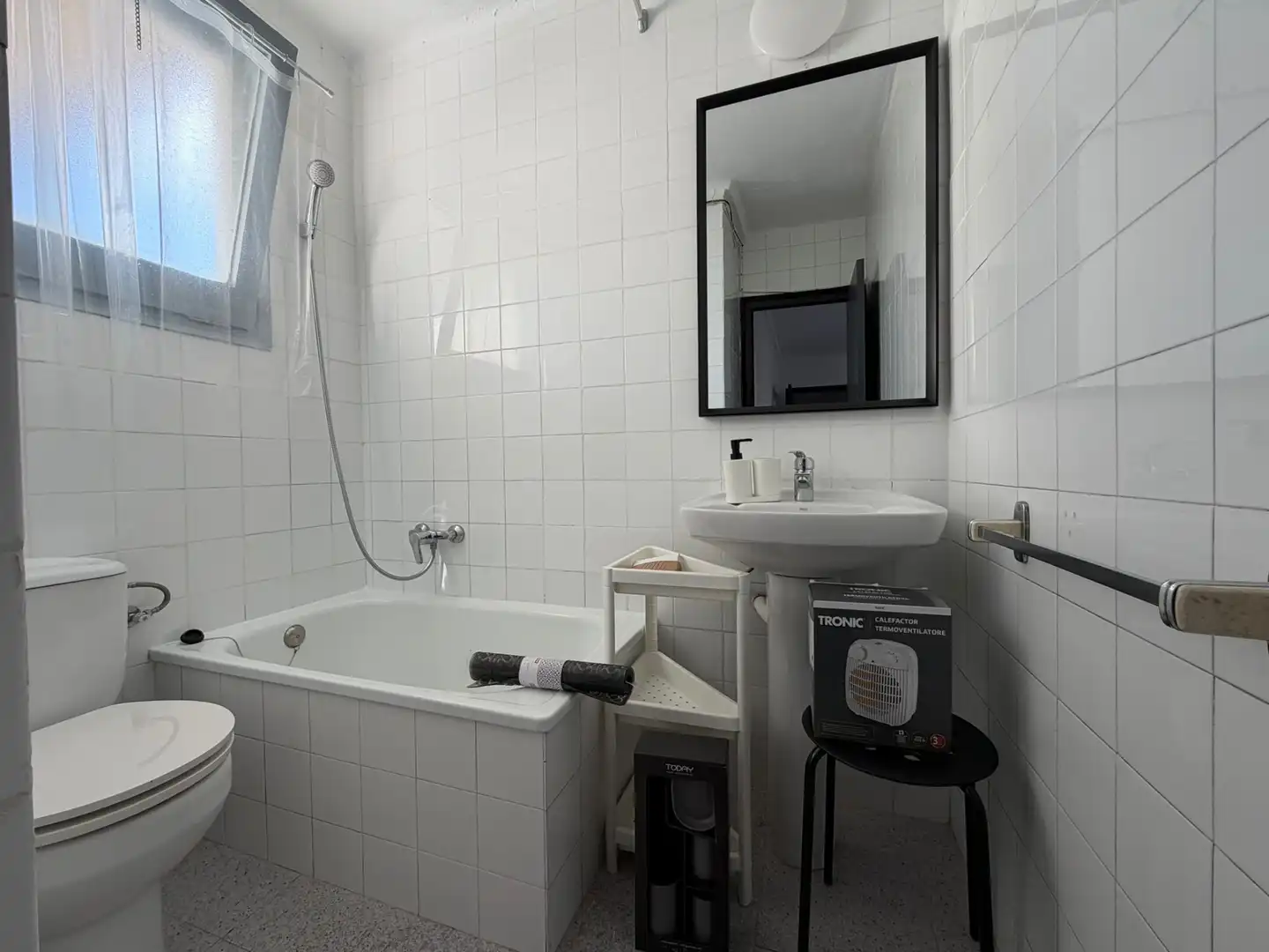Baño de Piso de alquiler en Girona con Calefacción, Amueblado y Horno