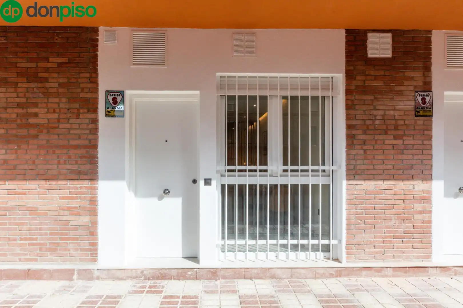 Study for sale in Granada  with Air Conditioner, Heating and Furnished