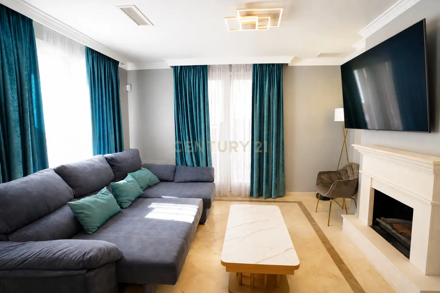 Living room of Houses for sale in Marbella  with Air Conditioner, Private garden and Oven