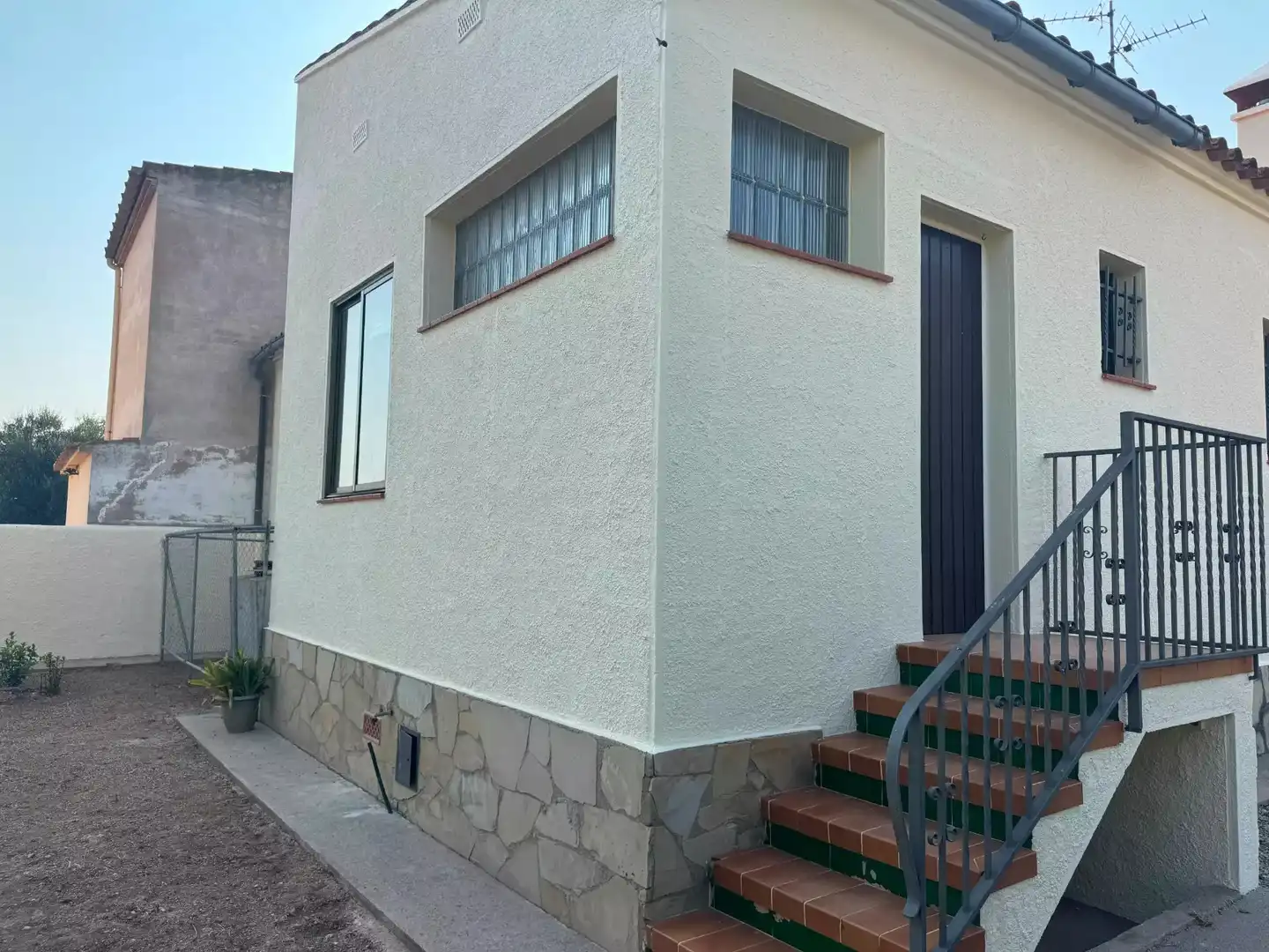 Exterior view of Houses for rent in Borrassà  with Air Conditioner, Heating and Terrace