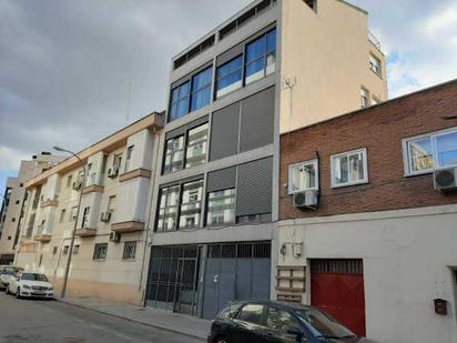 Exterior view of Duplex for sale in  Madrid Capital