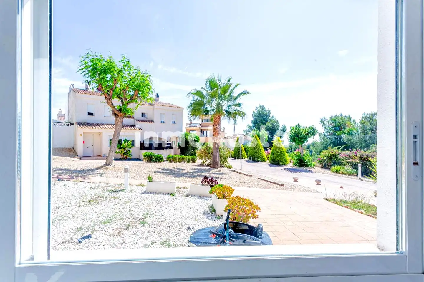 Außenansicht von Einfamilien-Reihenhaus zum Verkauf in La Nucia mit Klimaanlage, Privatgarten und Terrasse