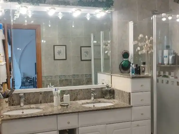 Casa aparellada amb jardí en venda a Pierineus 24, imagen 65