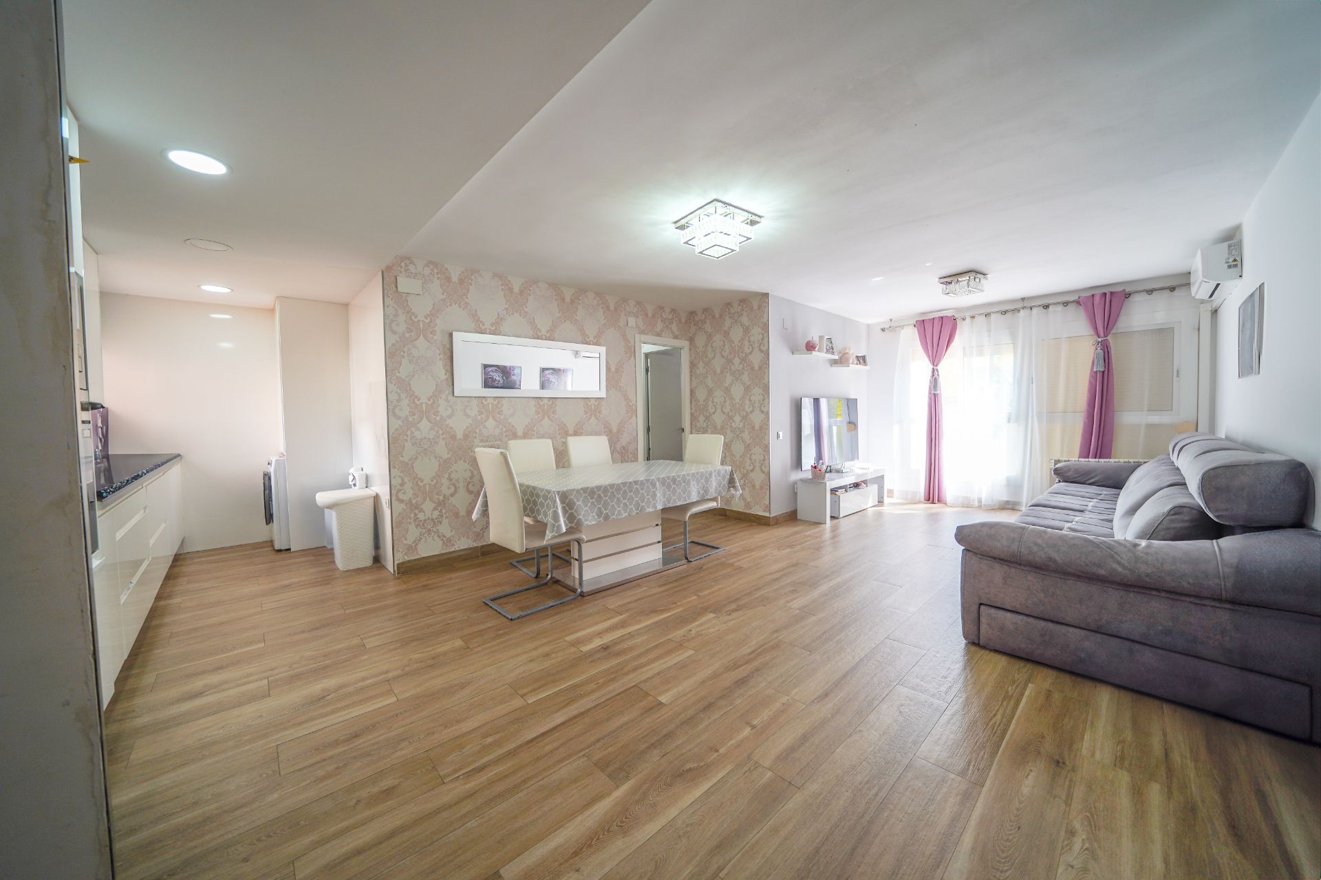 Living room of Flat for sale in Reus  with Air Conditioner, Heating and Furnished