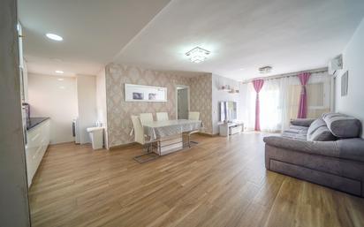 Living room of Flat for sale in Reus  with Air Conditioner, Heating and Furnished